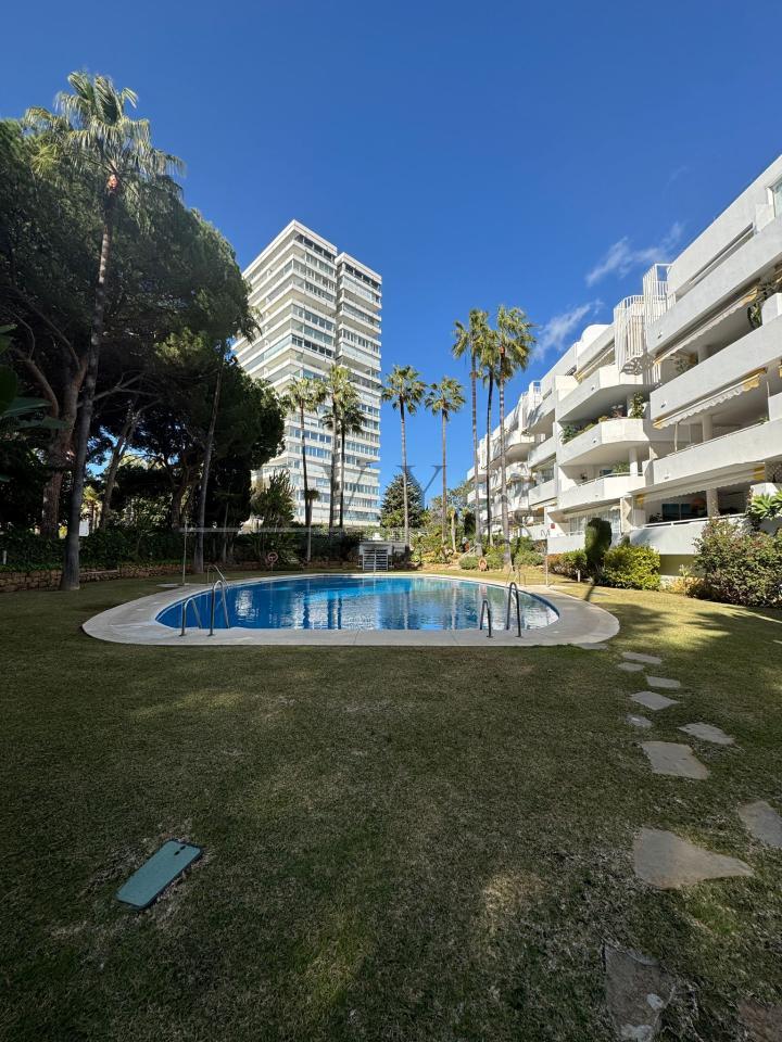 178513882294700168677_176942892839 Fantastico apartamneto en Marbella cerca del Mar