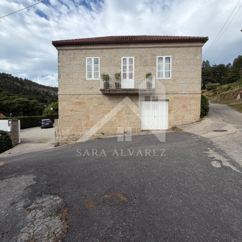 SE VENDE ESPECTACULAR CASA  DE PIEDRA RESTAURADA PRÓXIMA A LA CIUDAD DE PONTEVEDRA EN VIASCÓN- COTOBADE