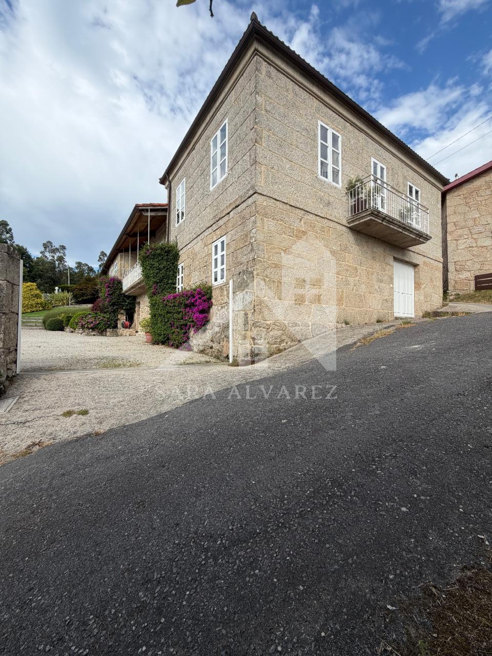 178523029848200045497_178508529113 SE VENDE ESPECTACULAR CASA DE PIEDRA RESTAURADA PRÓXIMA A LA CIUDAD DE PONTEVEDRA EN VIASCÓN- COTOBADE