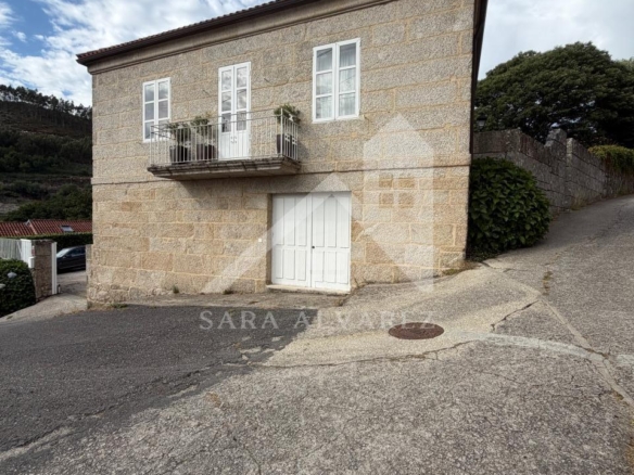 SE VENDE ESPECTACULAR CASA  DE PIEDRA RESTAURADA PRÓXIMA A LA CIUDAD DE PONTEVEDRA EN VIASCÓN- COTOBADE