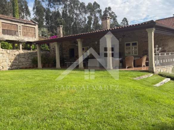 SE VENDE ESPECTACULAR CASA  DE PIEDRA RESTAURADA PRÓXIMA A LA CIUDAD DE PONTEVEDRA EN VIASCÓN- COTOBADE