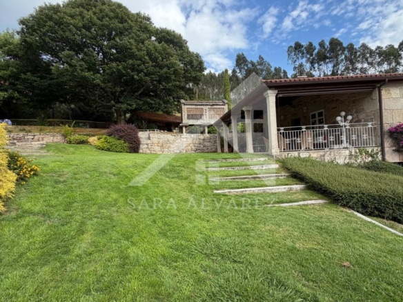 SE VENDE ESPECTACULAR CASA  DE PIEDRA RESTAURADA PRÓXIMA A LA CIUDAD DE PONTEVEDRA EN VIASCÓN- COTOBADE