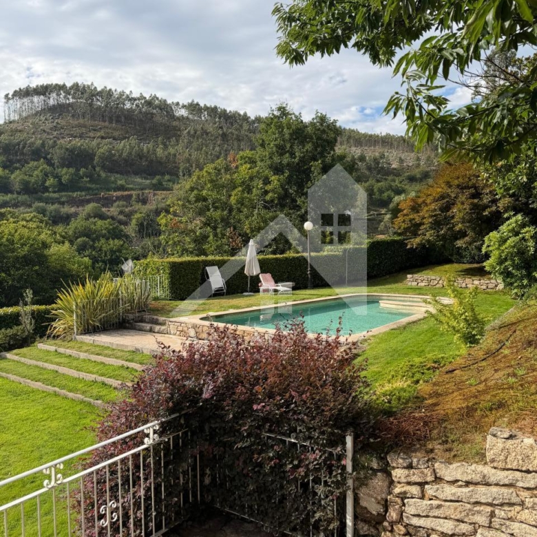 SE VENDE ESPECTACULAR CASA  DE PIEDRA RESTAURADA PRÓXIMA A LA CIUDAD DE PONTEVEDRA EN VIASCÓN- COTOBADE
