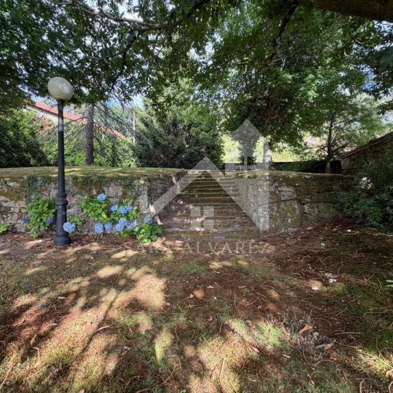 SE VENDE ESPECTACULAR CASA  DE PIEDRA RESTAURADA PRÓXIMA A LA CIUDAD DE PONTEVEDRA EN VIASCÓN- COTOBADE