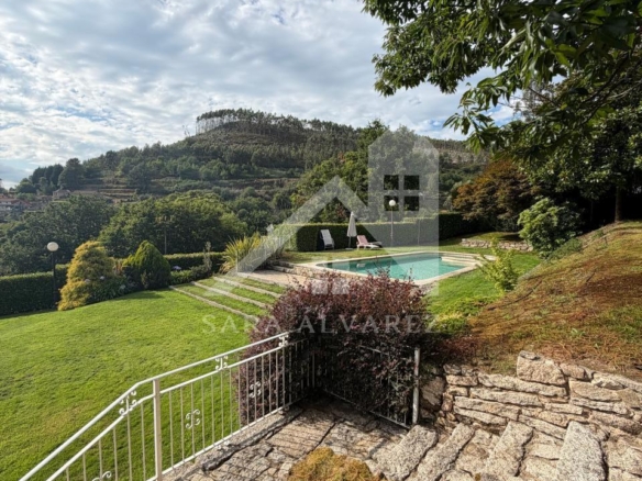 SE VENDE ESPECTACULAR CASA  DE PIEDRA RESTAURADA PRÓXIMA A LA CIUDAD DE PONTEVEDRA EN VIASCÓN- COTOBADE