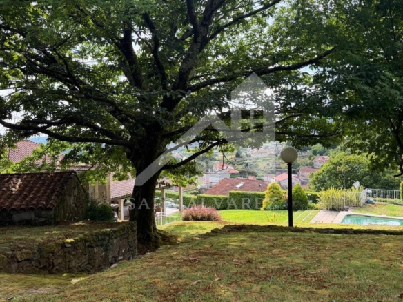 SE VENDE ESPECTACULAR CASA  DE PIEDRA RESTAURADA PRÓXIMA A LA CIUDAD DE PONTEVEDRA EN VIASCÓN- COTOBADE