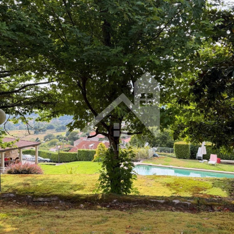 SE VENDE ESPECTACULAR CASA  DE PIEDRA RESTAURADA PRÓXIMA A LA CIUDAD DE PONTEVEDRA EN VIASCÓN- COTOBADE