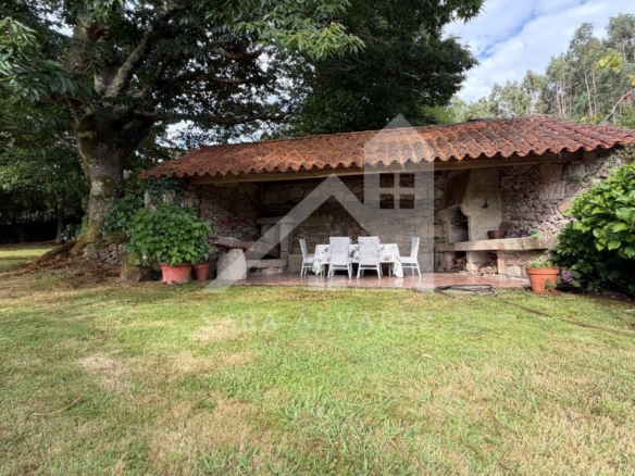 SE VENDE ESPECTACULAR CASA  DE PIEDRA RESTAURADA PRÓXIMA A LA CIUDAD DE PONTEVEDRA EN VIASCÓN- COTOBADE