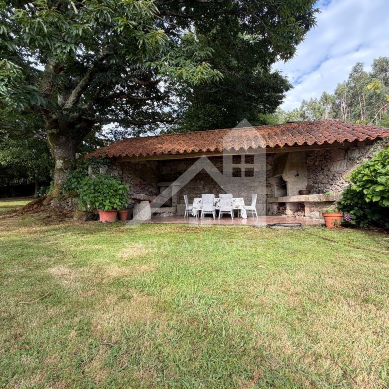 SE VENDE ESPECTACULAR CASA  DE PIEDRA RESTAURADA PRÓXIMA A LA CIUDAD DE PONTEVEDRA EN VIASCÓN- COTOBADE