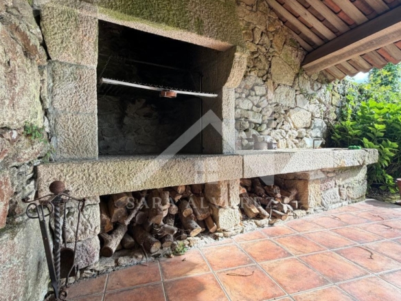 SE VENDE ESPECTACULAR CASA  DE PIEDRA RESTAURADA PRÓXIMA A LA CIUDAD DE PONTEVEDRA EN VIASCÓN- COTOBADE