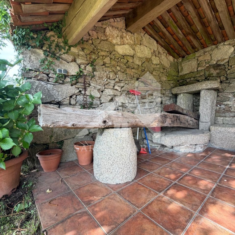 SE VENDE ESPECTACULAR CASA  DE PIEDRA RESTAURADA PRÓXIMA A LA CIUDAD DE PONTEVEDRA EN VIASCÓN- COTOBADE