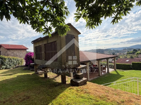 SE VENDE ESPECTACULAR CASA  DE PIEDRA RESTAURADA PRÓXIMA A LA CIUDAD DE PONTEVEDRA EN VIASCÓN- COTOBADE