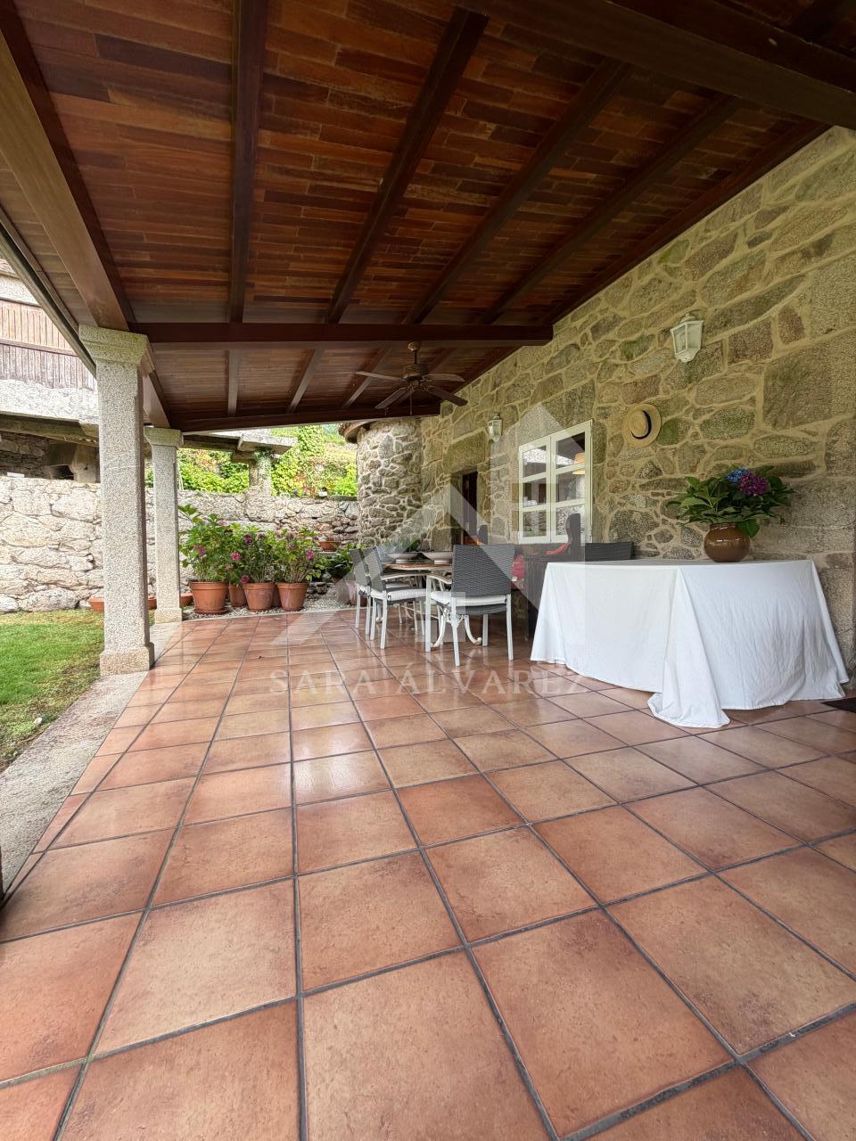 178523032461600045497_178508663115 SE VENDE ESPECTACULAR CASA DE PIEDRA RESTAURADA PRÓXIMA A LA CIUDAD DE PONTEVEDRA EN VIASCÓN- COTOBADE