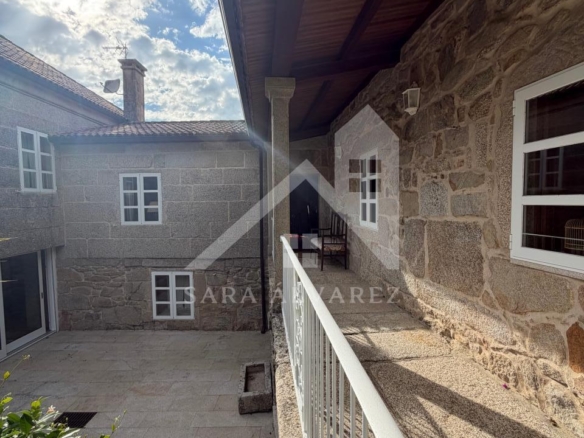 SE VENDE ESPECTACULAR CASA  DE PIEDRA RESTAURADA PRÓXIMA A LA CIUDAD DE PONTEVEDRA EN VIASCÓN- COTOBADE