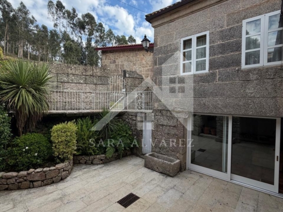 SE VENDE ESPECTACULAR CASA  DE PIEDRA RESTAURADA PRÓXIMA A LA CIUDAD DE PONTEVEDRA EN VIASCÓN- COTOBADE
