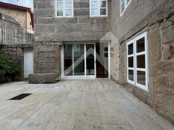 SE VENDE ESPECTACULAR CASA  DE PIEDRA RESTAURADA PRÓXIMA A LA CIUDAD DE PONTEVEDRA EN VIASCÓN- COTOBADE