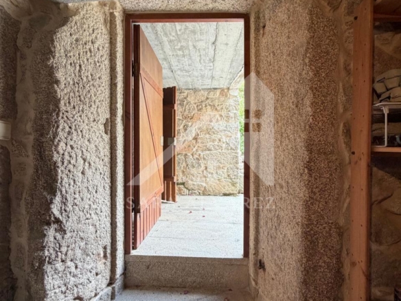 SE VENDE ESPECTACULAR CASA  DE PIEDRA RESTAURADA PRÓXIMA A LA CIUDAD DE PONTEVEDRA EN VIASCÓN- COTOBADE