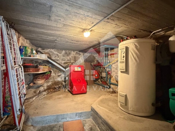 SE VENDE ESPECTACULAR CASA  DE PIEDRA RESTAURADA PRÓXIMA A LA CIUDAD DE PONTEVEDRA EN VIASCÓN- COTOBADE