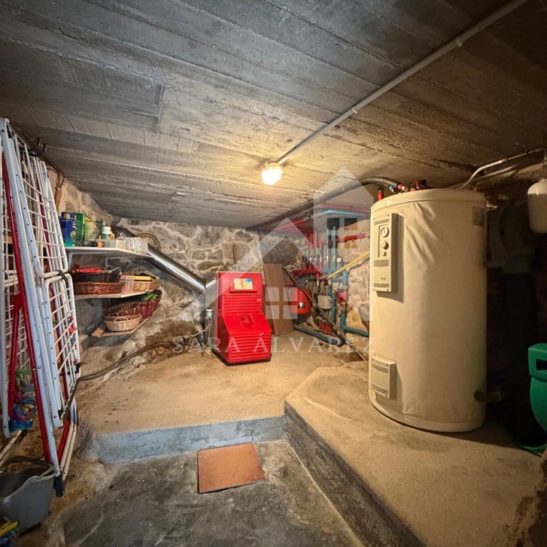 SE VENDE ESPECTACULAR CASA  DE PIEDRA RESTAURADA PRÓXIMA A LA CIUDAD DE PONTEVEDRA EN VIASCÓN- COTOBADE