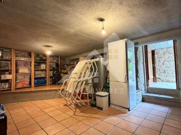 SE VENDE ESPECTACULAR CASA  DE PIEDRA RESTAURADA PRÓXIMA A LA CIUDAD DE PONTEVEDRA EN VIASCÓN- COTOBADE