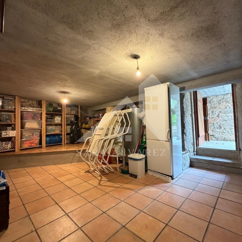 SE VENDE ESPECTACULAR CASA  DE PIEDRA RESTAURADA PRÓXIMA A LA CIUDAD DE PONTEVEDRA EN VIASCÓN- COTOBADE