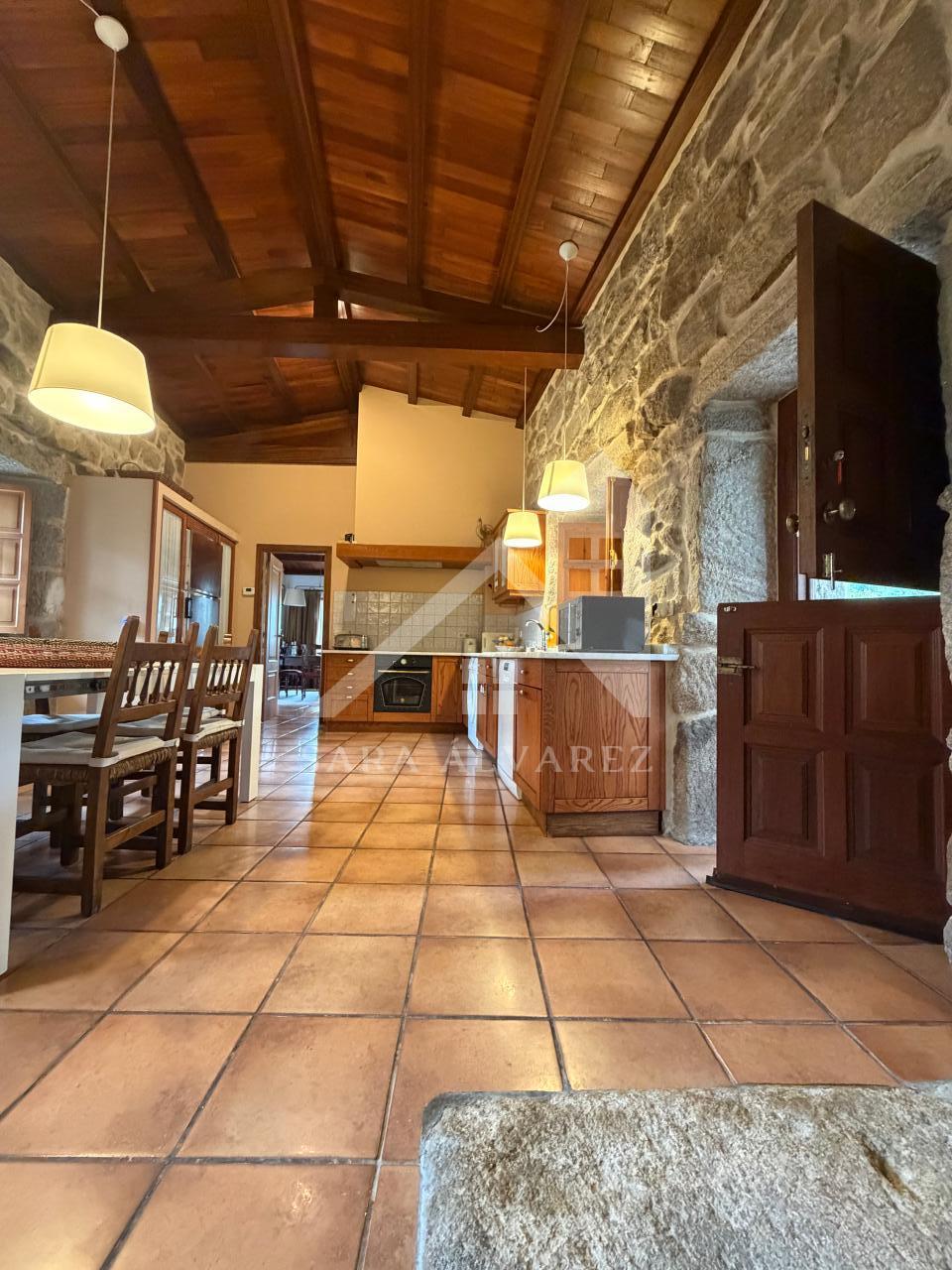 178523034201700045497_178510212785 SE VENDE ESPECTACULAR CASA DE PIEDRA RESTAURADA PRÓXIMA A LA CIUDAD DE PONTEVEDRA EN VIASCÓN- COTOBADE