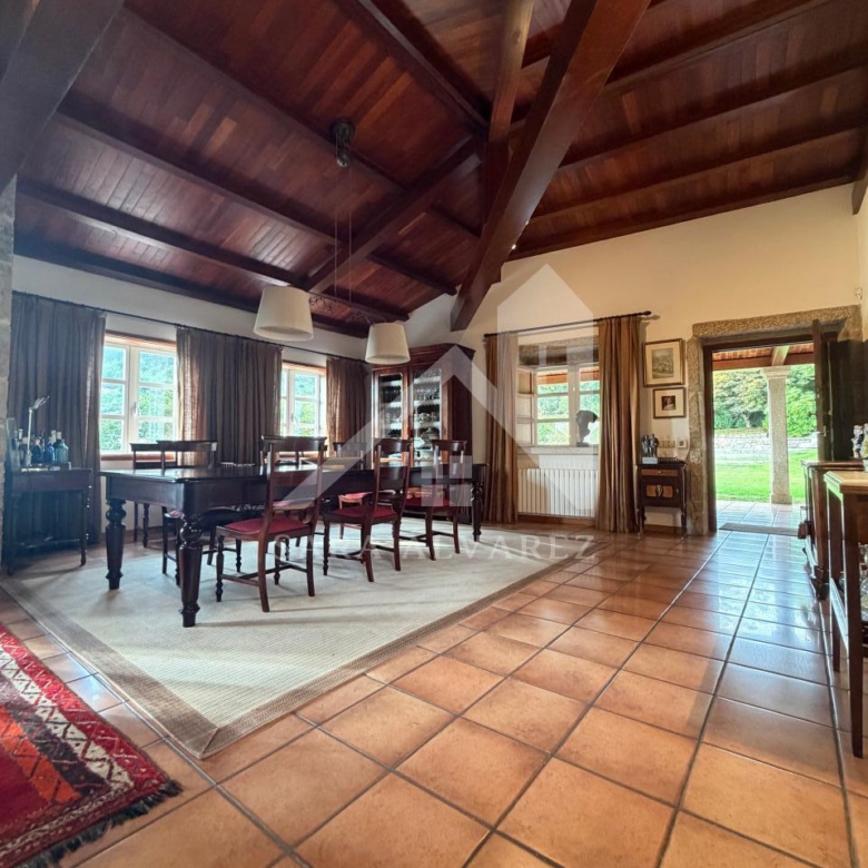 SE VENDE ESPECTACULAR CASA  DE PIEDRA RESTAURADA PRÓXIMA A LA CIUDAD DE PONTEVEDRA EN VIASCÓN- COTOBADE