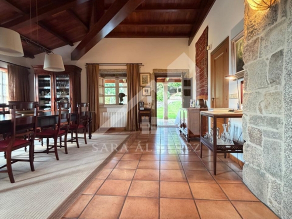 SE VENDE ESPECTACULAR CASA  DE PIEDRA RESTAURADA PRÓXIMA A LA CIUDAD DE PONTEVEDRA EN VIASCÓN- COTOBADE
