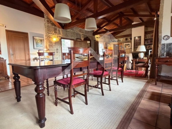 SE VENDE ESPECTACULAR CASA  DE PIEDRA RESTAURADA PRÓXIMA A LA CIUDAD DE PONTEVEDRA EN VIASCÓN- COTOBADE