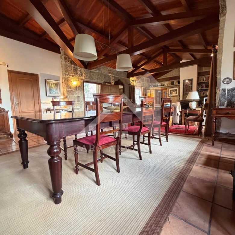 SE VENDE ESPECTACULAR CASA  DE PIEDRA RESTAURADA PRÓXIMA A LA CIUDAD DE PONTEVEDRA EN VIASCÓN- COTOBADE