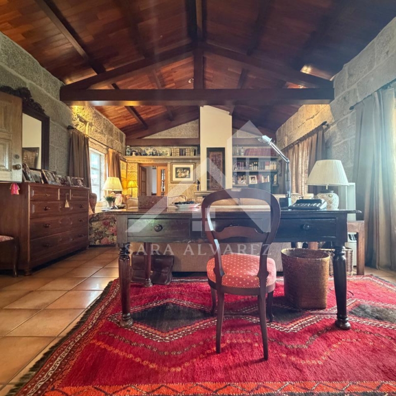 SE VENDE ESPECTACULAR CASA  DE PIEDRA RESTAURADA PRÓXIMA A LA CIUDAD DE PONTEVEDRA EN VIASCÓN- COTOBADE