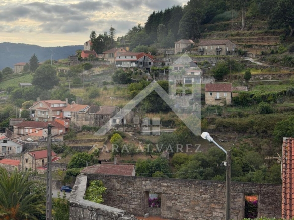 SE VENDE ESPECTACULAR CASA  DE PIEDRA RESTAURADA PRÓXIMA A LA CIUDAD DE PONTEVEDRA EN VIASCÓN- COTOBADE