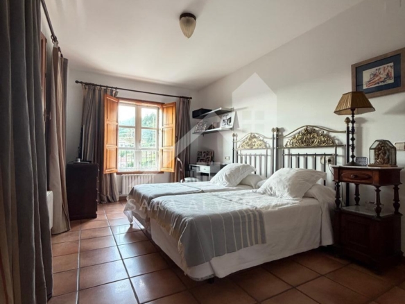 SE VENDE ESPECTACULAR CASA  DE PIEDRA RESTAURADA PRÓXIMA A LA CIUDAD DE PONTEVEDRA EN VIASCÓN- COTOBADE