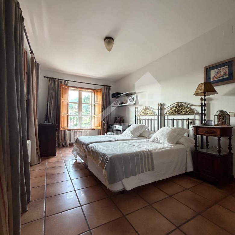 SE VENDE ESPECTACULAR CASA  DE PIEDRA RESTAURADA PRÓXIMA A LA CIUDAD DE PONTEVEDRA EN VIASCÓN- COTOBADE