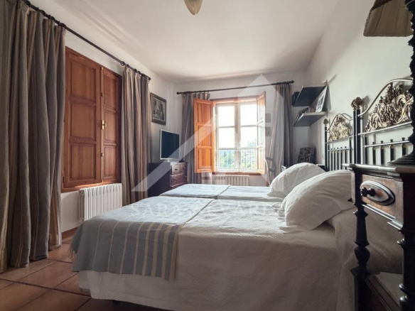 SE VENDE ESPECTACULAR CASA  DE PIEDRA RESTAURADA PRÓXIMA A LA CIUDAD DE PONTEVEDRA EN VIASCÓN- COTOBADE
