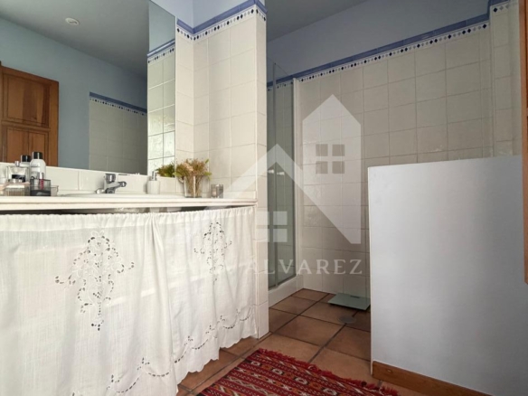SE VENDE ESPECTACULAR CASA  DE PIEDRA RESTAURADA PRÓXIMA A LA CIUDAD DE PONTEVEDRA EN VIASCÓN- COTOBADE