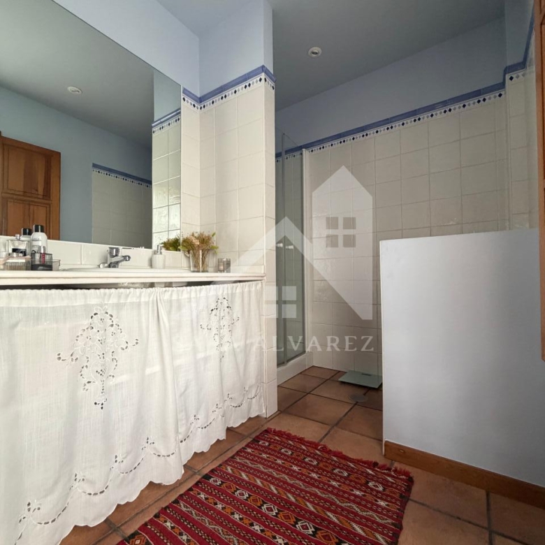 SE VENDE ESPECTACULAR CASA  DE PIEDRA RESTAURADA PRÓXIMA A LA CIUDAD DE PONTEVEDRA EN VIASCÓN- COTOBADE
