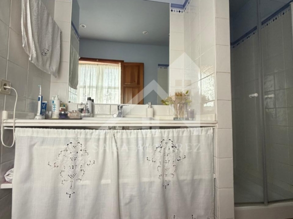 SE VENDE ESPECTACULAR CASA  DE PIEDRA RESTAURADA PRÓXIMA A LA CIUDAD DE PONTEVEDRA EN VIASCÓN- COTOBADE