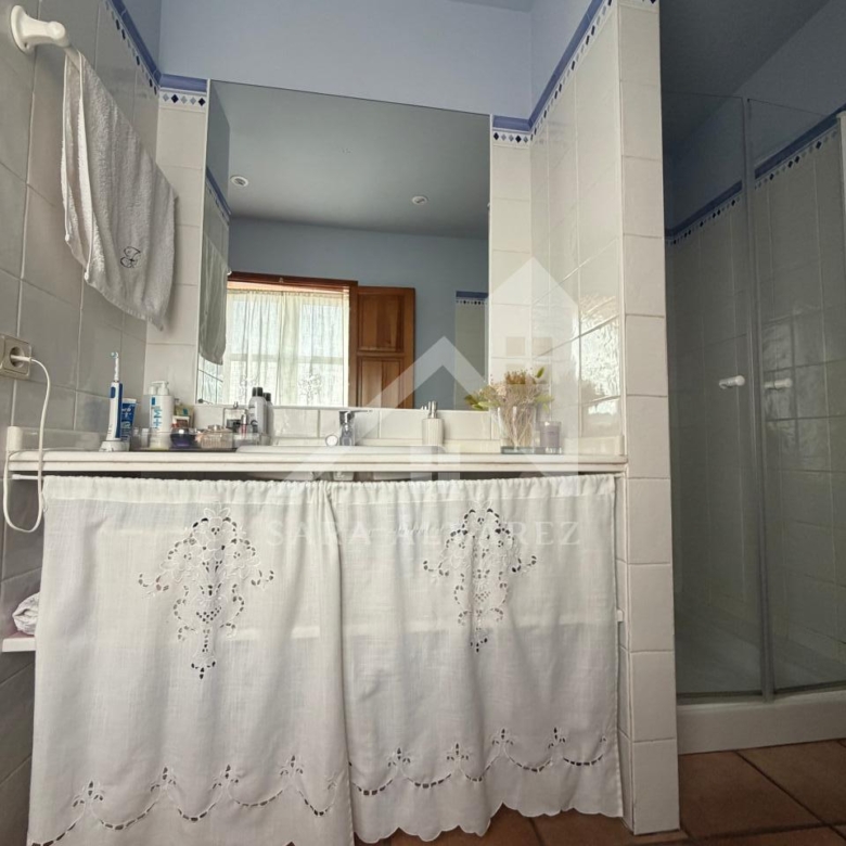 SE VENDE ESPECTACULAR CASA  DE PIEDRA RESTAURADA PRÓXIMA A LA CIUDAD DE PONTEVEDRA EN VIASCÓN- COTOBADE
