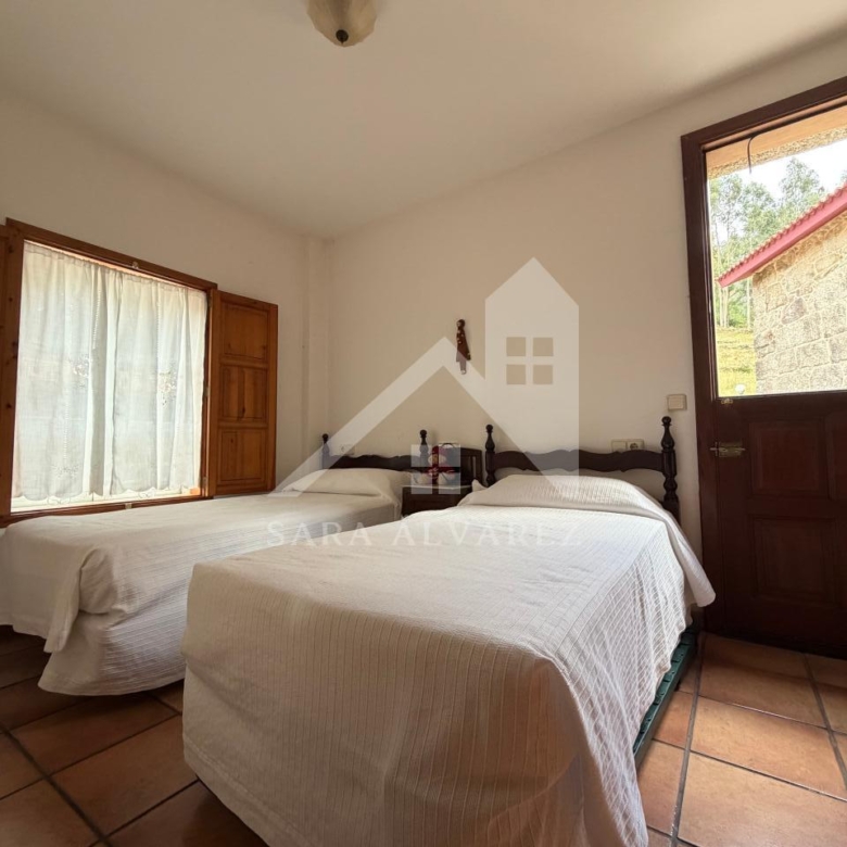 SE VENDE ESPECTACULAR CASA  DE PIEDRA RESTAURADA PRÓXIMA A LA CIUDAD DE PONTEVEDRA EN VIASCÓN- COTOBADE