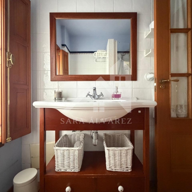 SE VENDE ESPECTACULAR CASA  DE PIEDRA RESTAURADA PRÓXIMA A LA CIUDAD DE PONTEVEDRA EN VIASCÓN- COTOBADE