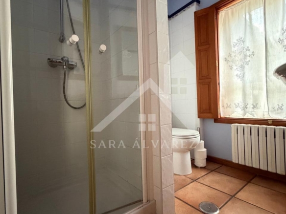 SE VENDE ESPECTACULAR CASA  DE PIEDRA RESTAURADA PRÓXIMA A LA CIUDAD DE PONTEVEDRA EN VIASCÓN- COTOBADE