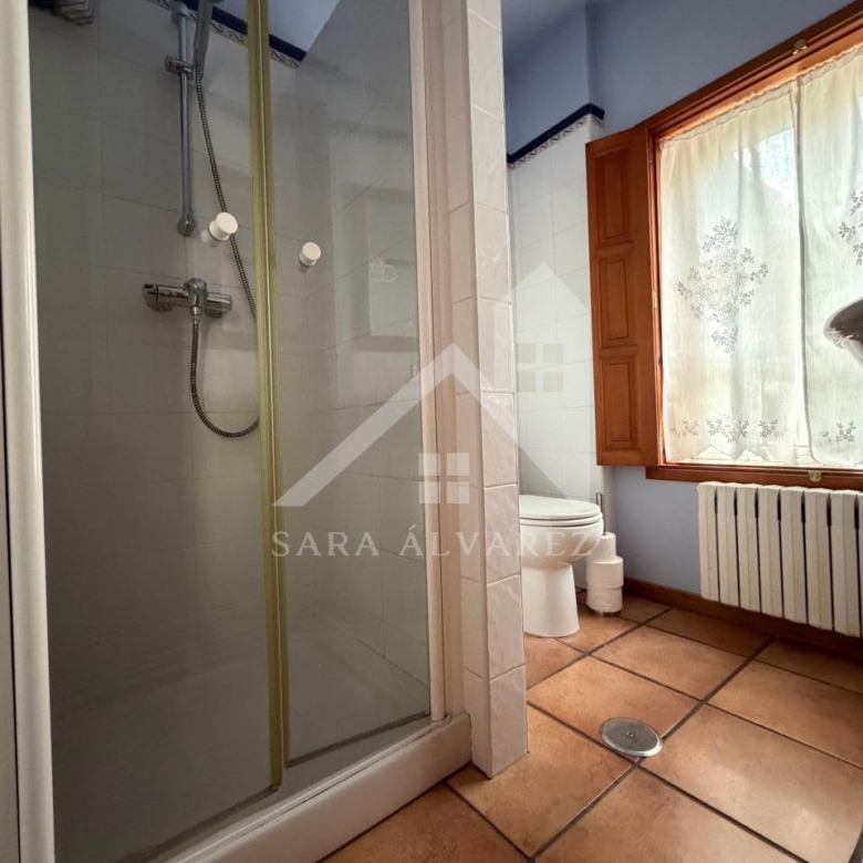 SE VENDE ESPECTACULAR CASA  DE PIEDRA RESTAURADA PRÓXIMA A LA CIUDAD DE PONTEVEDRA EN VIASCÓN- COTOBADE