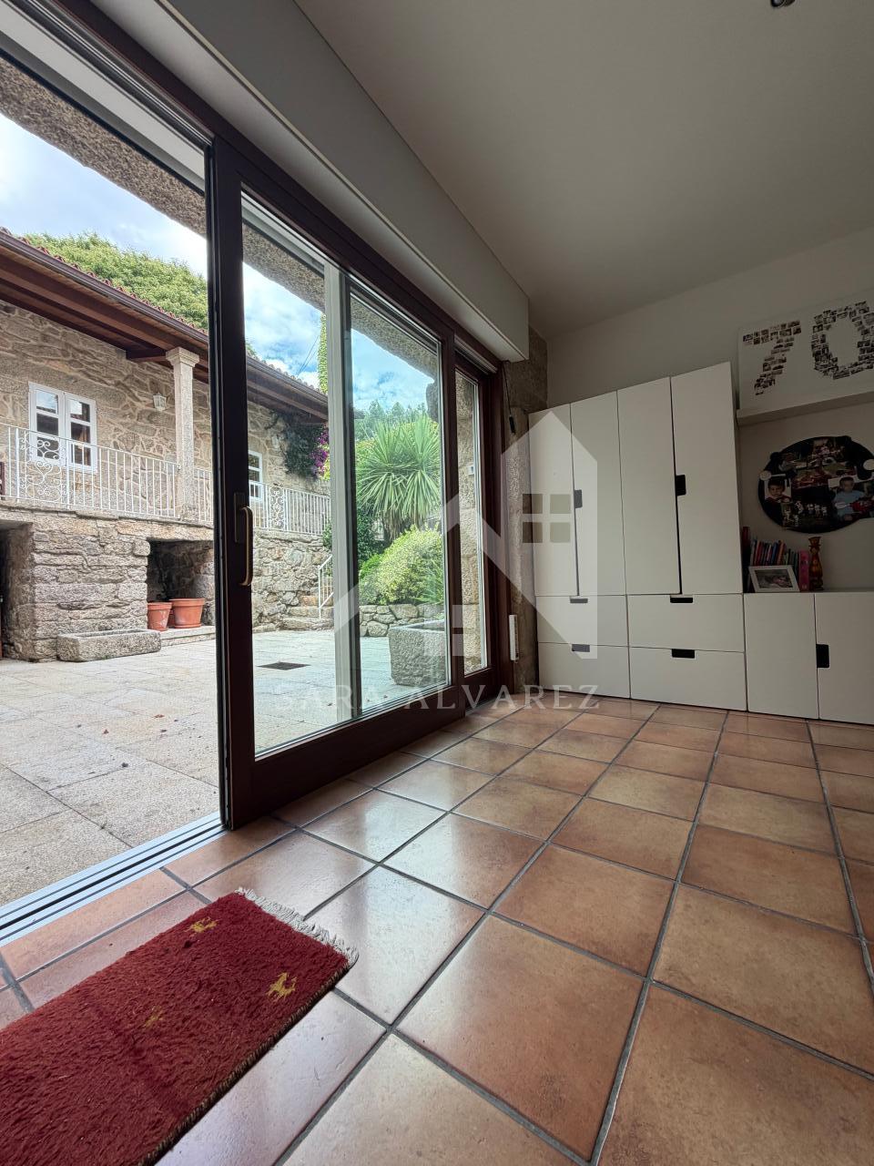 178523036596500045497_178511915147 SE VENDE ESPECTACULAR CASA DE PIEDRA RESTAURADA PRÓXIMA A LA CIUDAD DE PONTEVEDRA EN VIASCÓN- COTOBADE