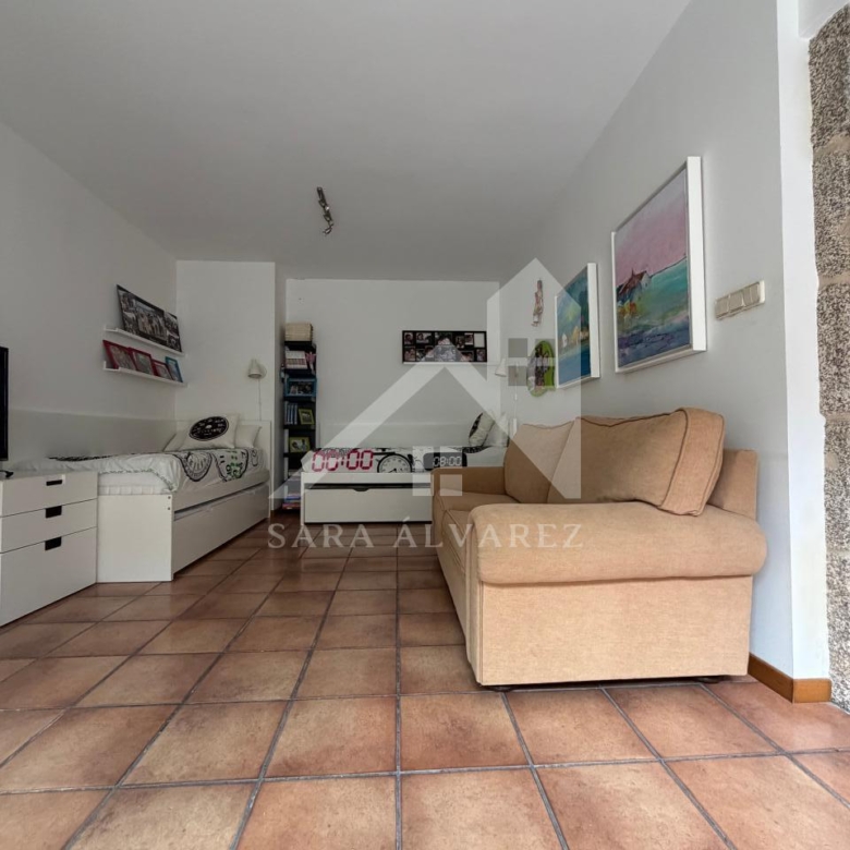 SE VENDE ESPECTACULAR CASA  DE PIEDRA RESTAURADA PRÓXIMA A LA CIUDAD DE PONTEVEDRA EN VIASCÓN- COTOBADE