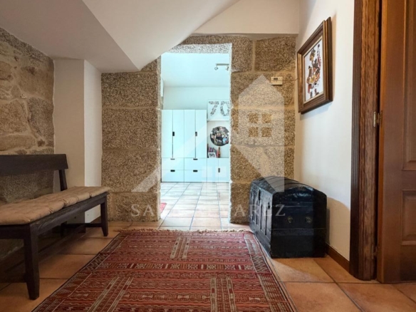 SE VENDE ESPECTACULAR CASA  DE PIEDRA RESTAURADA PRÓXIMA A LA CIUDAD DE PONTEVEDRA EN VIASCÓN- COTOBADE
