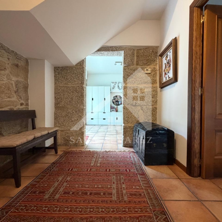 SE VENDE ESPECTACULAR CASA  DE PIEDRA RESTAURADA PRÓXIMA A LA CIUDAD DE PONTEVEDRA EN VIASCÓN- COTOBADE