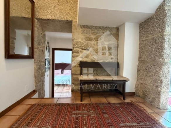 SE VENDE ESPECTACULAR CASA  DE PIEDRA RESTAURADA PRÓXIMA A LA CIUDAD DE PONTEVEDRA EN VIASCÓN- COTOBADE