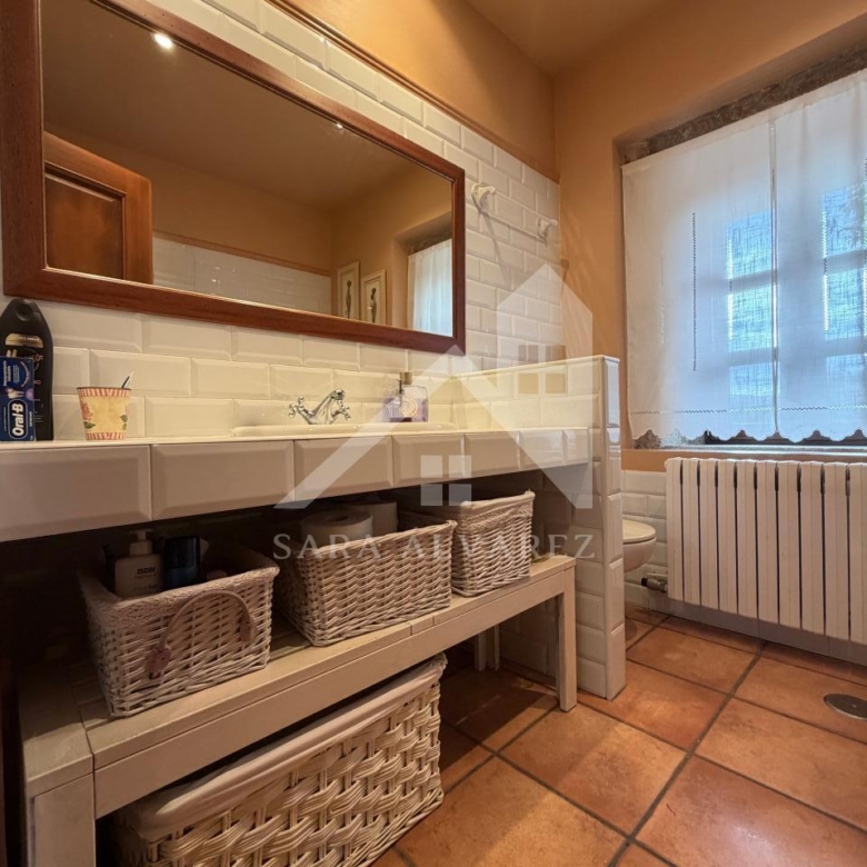 SE VENDE ESPECTACULAR CASA  DE PIEDRA RESTAURADA PRÓXIMA A LA CIUDAD DE PONTEVEDRA EN VIASCÓN- COTOBADE