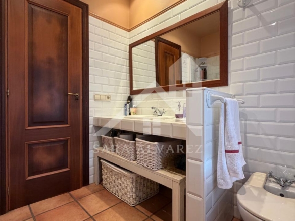 SE VENDE ESPECTACULAR CASA  DE PIEDRA RESTAURADA PRÓXIMA A LA CIUDAD DE PONTEVEDRA EN VIASCÓN- COTOBADE